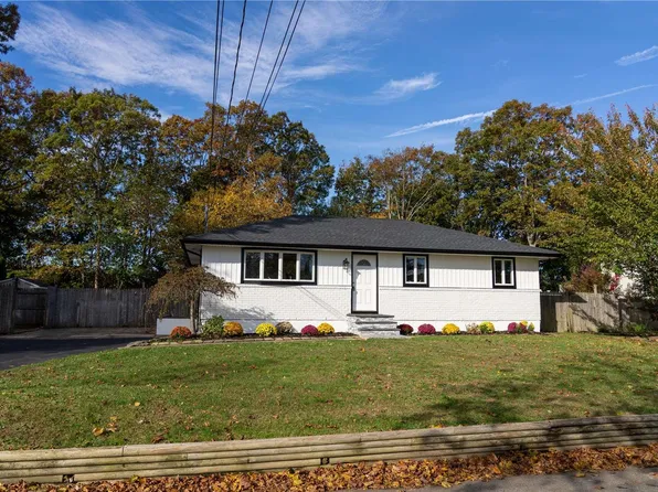 522 Bayport Avenue, Bayport, NY 11705
