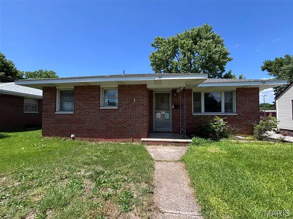 79 Harnett Ave, Wood River, IL 62095