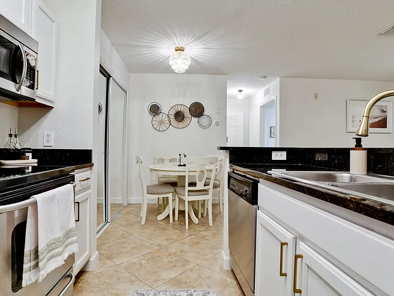 4850 51st St W #1102 — Photo 14