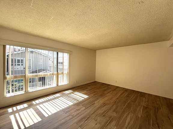 4th image of 2215 E Westport Dr APT 8
