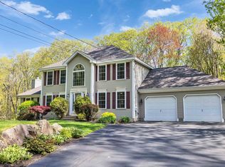11 Fieldstone Dr, Hooksett, NH 03106