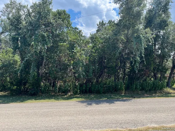 1124 Scenic LOT 207, Canyon Lake, TX 78133