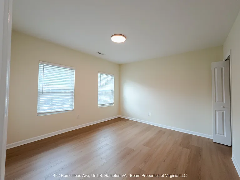 422 Homestead Ave #B — Photo 5