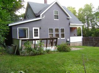 211 Riverside Dr, Auburn, ME 04210