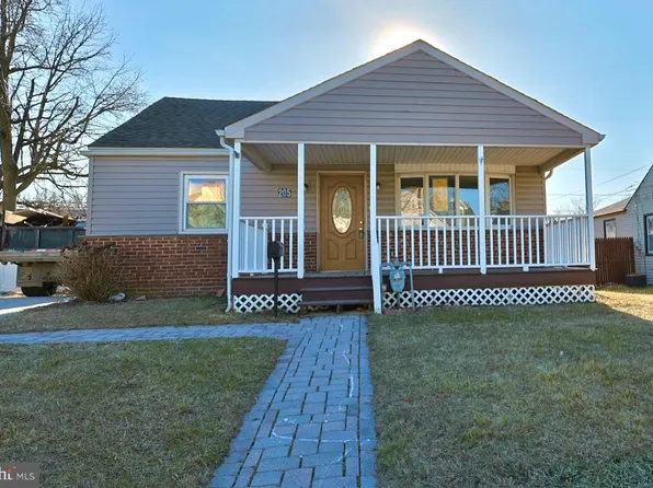 205 Love Ln, Norwood, PA 19074