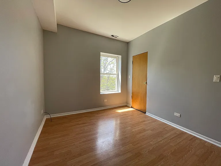 1152 N Harding Ave #3 — Photo 7