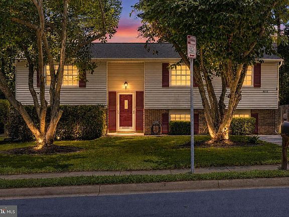 2nd image of 9812 Oleander Ave