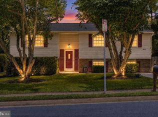9812 Oleander Ave, Vienna, VA 22181