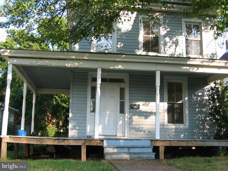 1st image of 108 Vue De Leau St