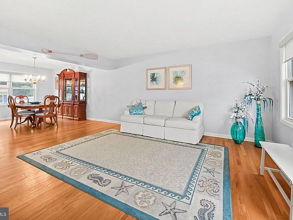 4th image of 715 Ocean Gate Ave