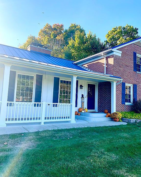 1st image of 9 Meadow Ln