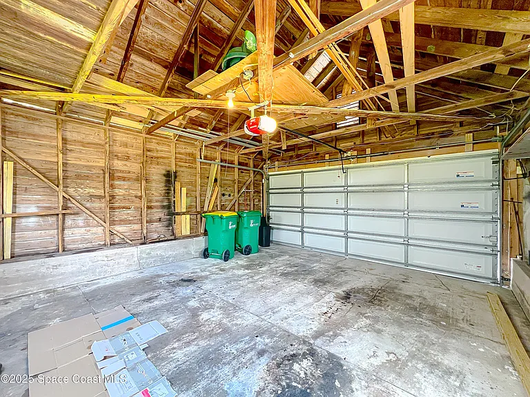 2811 N Indian River Dr — Photo 30