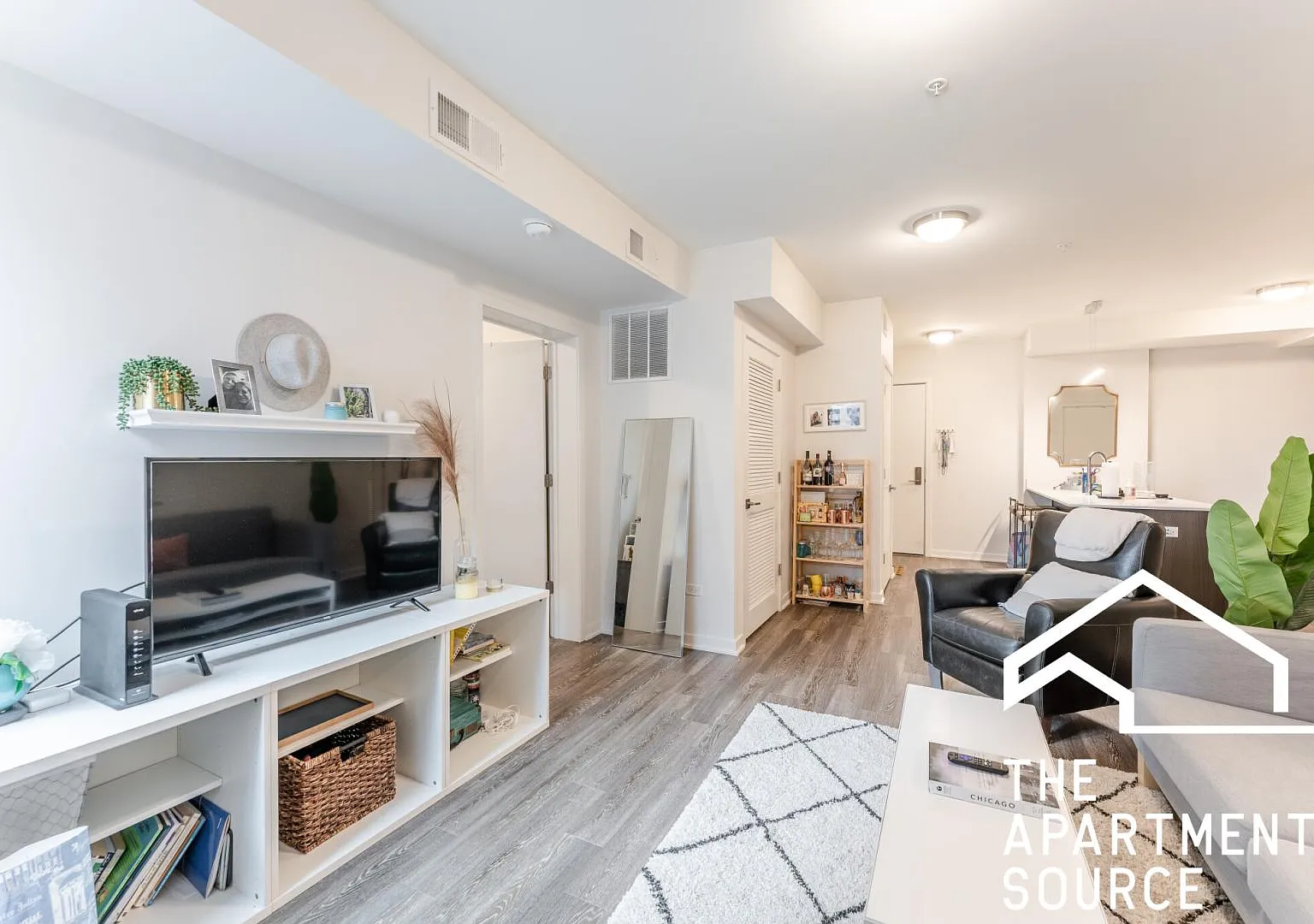 2 bed, 1000 sqft, $4,250 — Photo 1