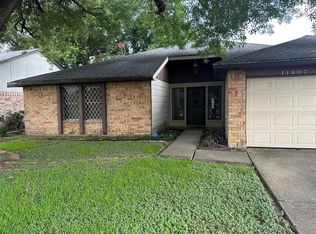 11807 Steamboat Springs Dr, Houston, TX 77067