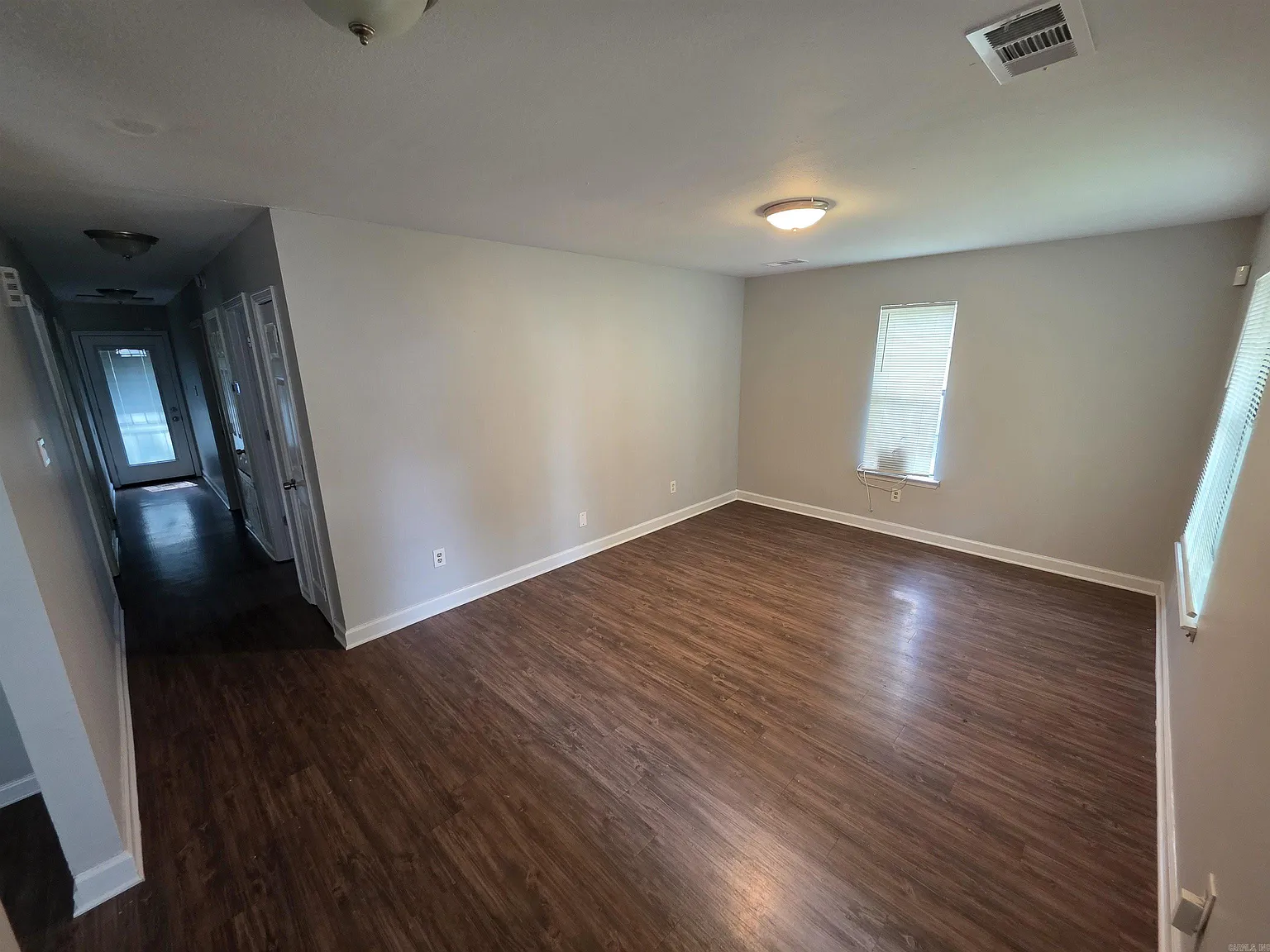 3 bed, 1.5 bath, 1024 sqft, $1,250 — Photo 2