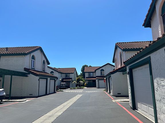 2nd image of 2266 Tomlin Way