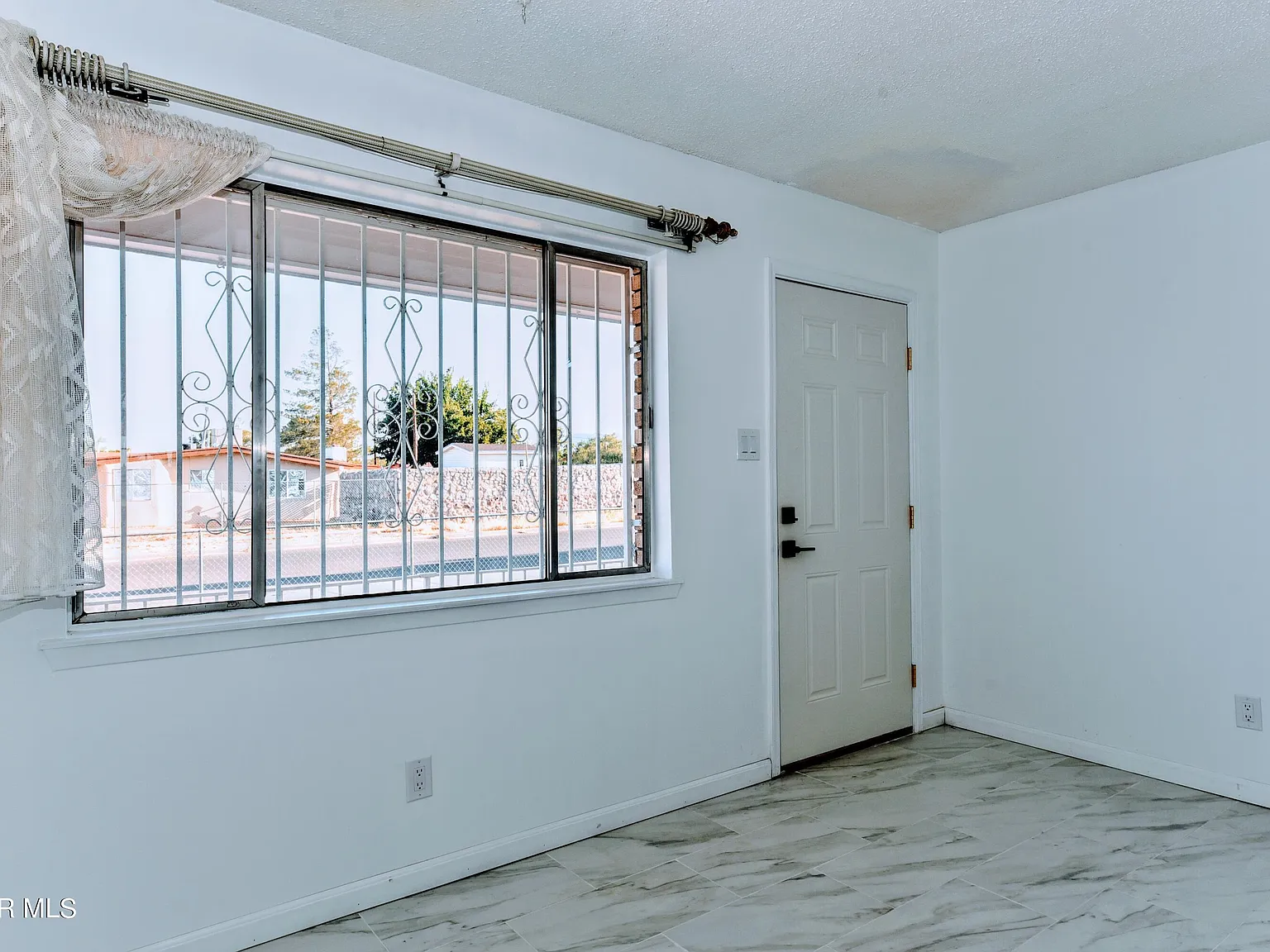 4 bed, 2.0 bath, 1206 sqft, $1,540 — Photo 4