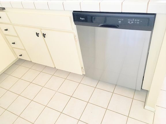 Light and Bright Kitchen