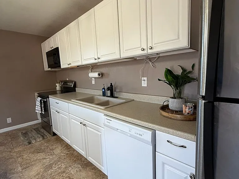 8033 Lax Dr — Photo 14