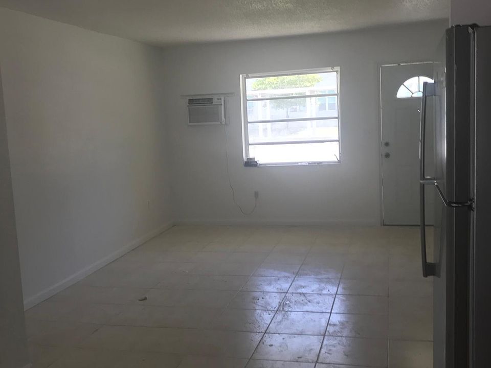 1st image of 2641 NE 211th Ter