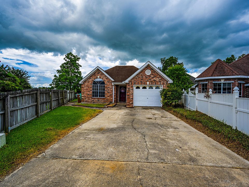 1st image of 19429 W Lake Village Dr