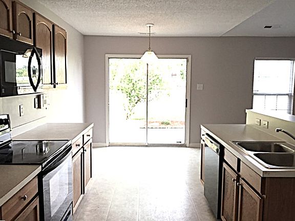 3rd image of 5060 Thornton Dr