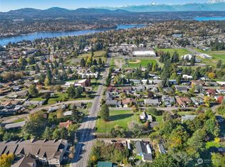 1718 Sheridan Rd, Bremerton, WA 98310