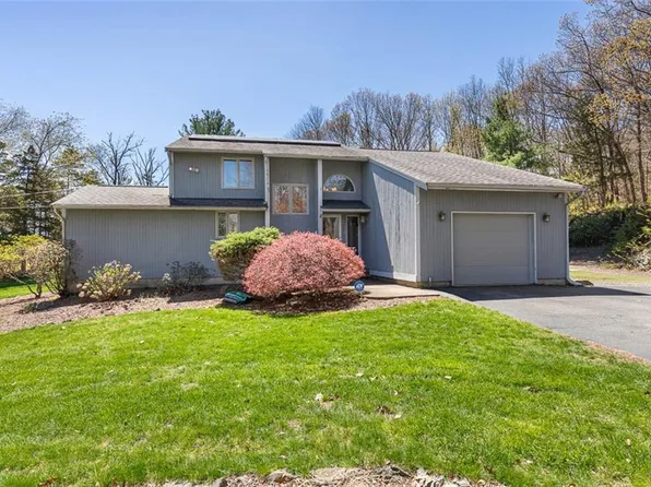 1112 Great Rd, Lincoln, RI 02865