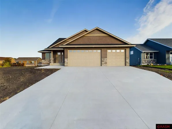 324 Falcon Run, Eagle Lake, MN 56024