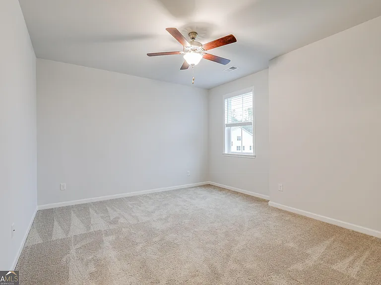 376 Caledonia Ct — Photo 31
