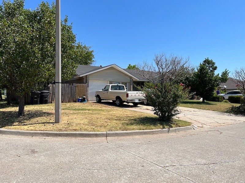 637 NW 21st St, Moore, OK 73160 Zillow