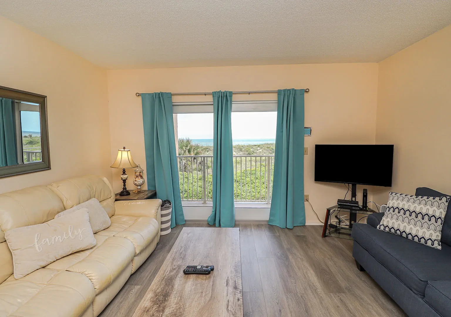 2 bed, 1240 sqft, $2,650 — Photo 2