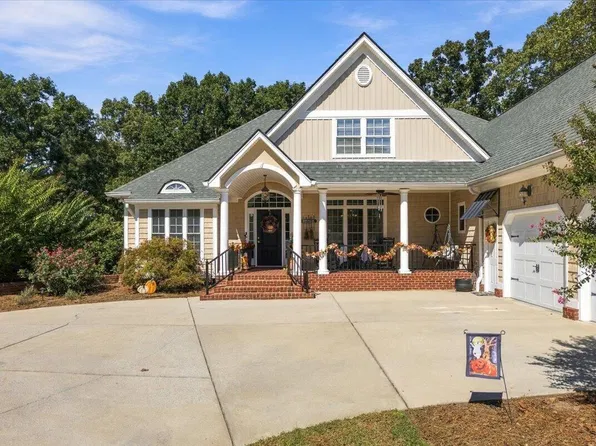 56 Saddle Brooke Ln, Rock Spring, GA 30739