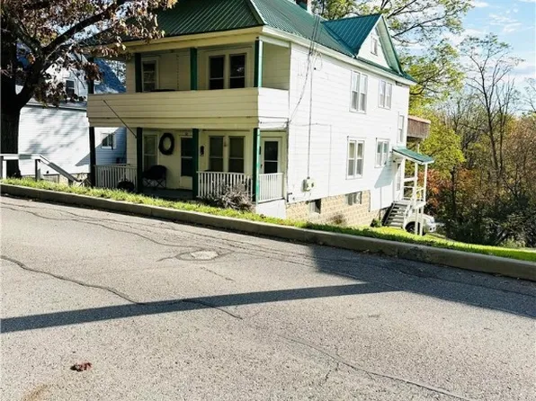 52 North St, Camillus, NY 13031