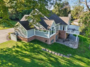 8115 Stonehedge Rd, Chelsea, MI 48118
