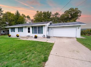 13261 Vergennes St SE, Lowell, MI 49331