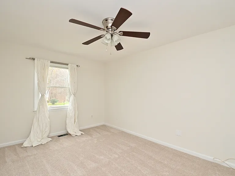 7775 Newington Woods Dr — Photo 35