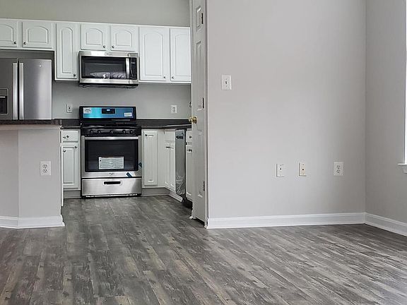 4th image of 21794 Jarvis Sq