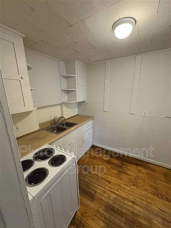 1 bed, 1.0 bath, $1,350 — Photo 3