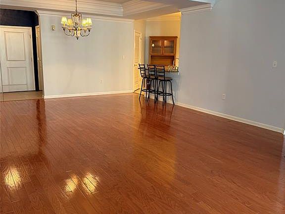 5th image of 6208 Harcourt Rd