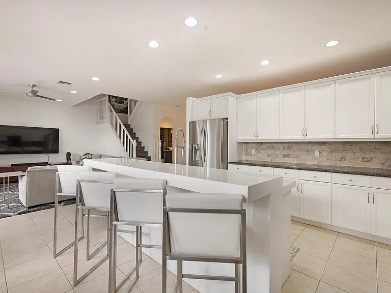 9061 Dupont Pl — Photo 40