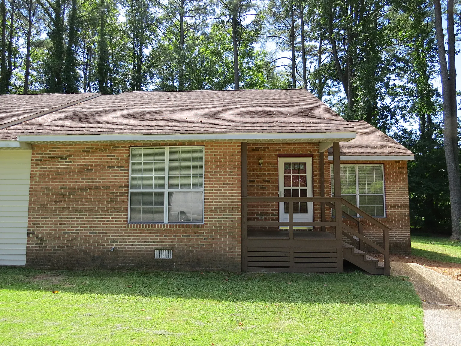 131 King Henry Way — Photo 2