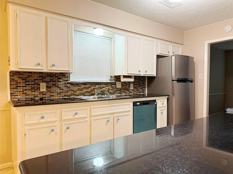 13430 Exton Ln — Photo 18