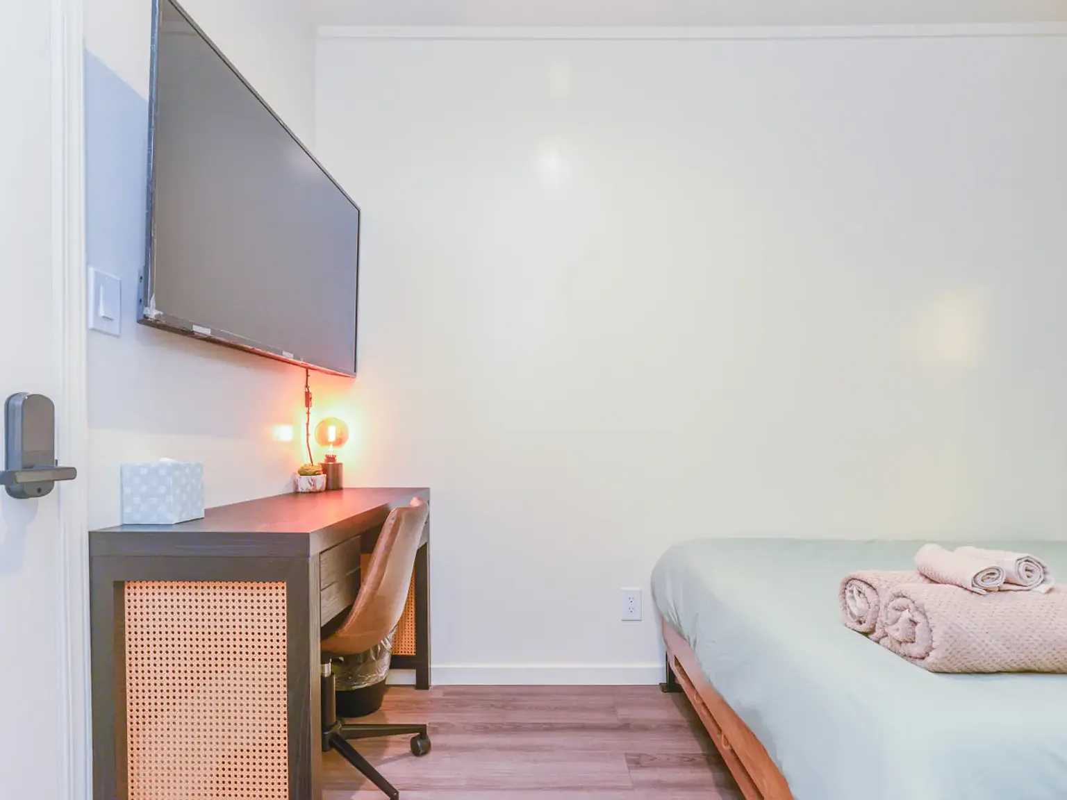 5 bed, $1,500 — Photo 4