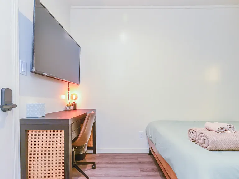 5608 Fernwood Ave #B3 — Photo 4