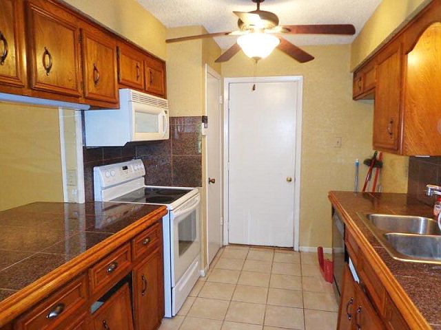 2nd image of 1105 Molina Dr
