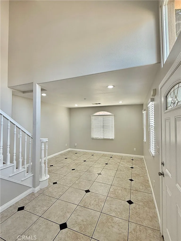 Building Photo - 930 S Charlotte Ave #A