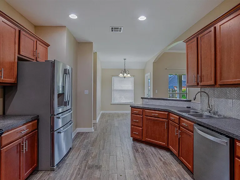 2222 Shumark Trl — Photo 9