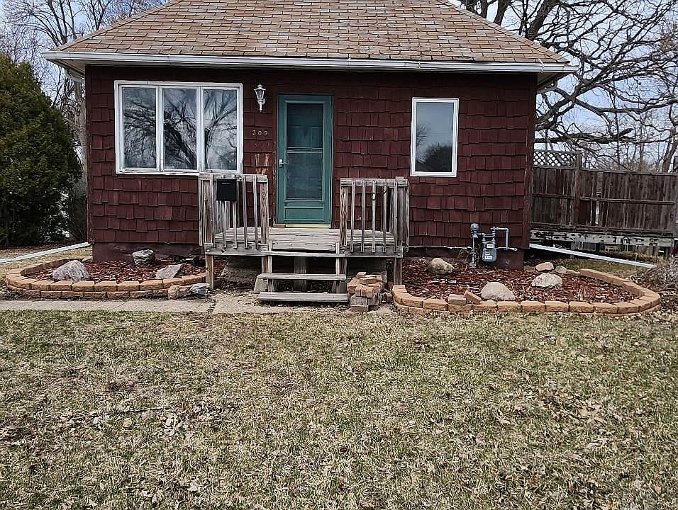 1st image of 309 E Hawthorne St