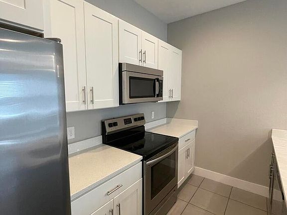 4th image of 209 Bedford Dr
